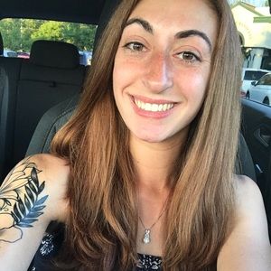 Meet your Posher, Danielle